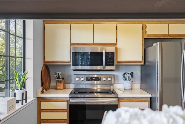 521 Quail Run Court, Del Rey Oaks, CA 93940