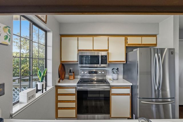 521 Quail Run Court, Del Rey Oaks, CA 93940