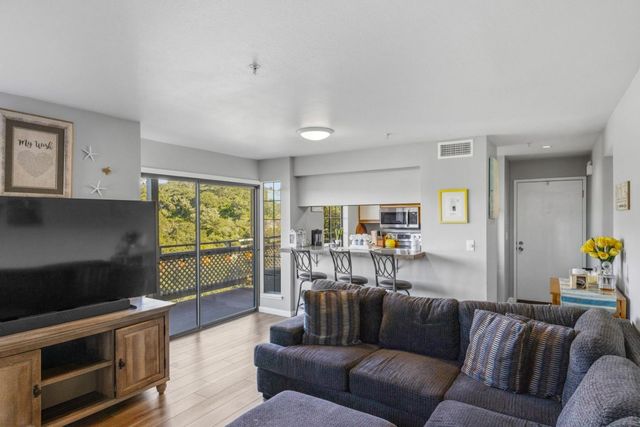 521 Quail Run Court, Del Rey Oaks, CA 93940