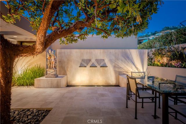 49 Lagunita Drive, Laguna Beach, CA 92651