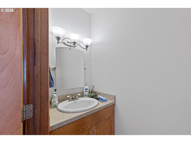 1508 Ne HOGAN Dr, Gresham, OR 97030