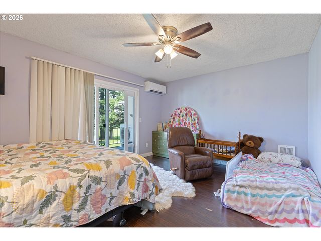 1508 Ne HOGAN Dr, Gresham, OR 97030