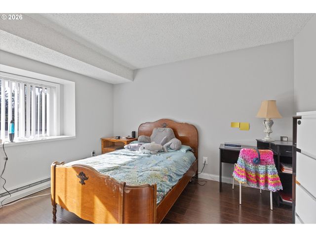 1508 Ne HOGAN Dr, Gresham, OR 97030