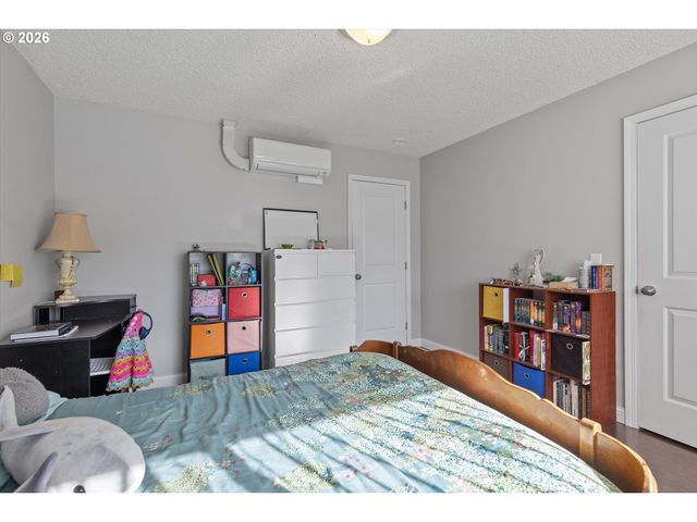 1508 Ne HOGAN Dr, Gresham, OR 97030