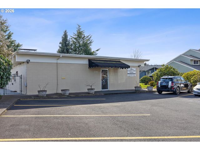 1508 Ne HOGAN Dr, Gresham, OR 97030