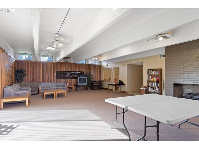 1508 Ne HOGAN Dr, Gresham, OR 97030