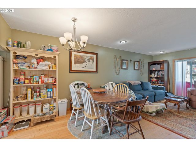 1508 Ne HOGAN Dr, Gresham, OR 97030