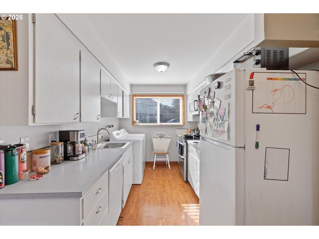 1508 Ne HOGAN Dr, Gresham, OR 97030