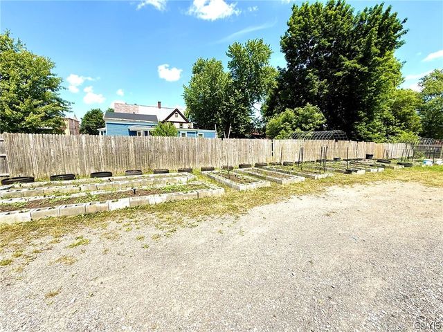 701 Saratoga Street, Utica, NY 13502