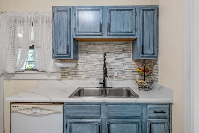 603 Crestview Dr, Springfield, TN 37172