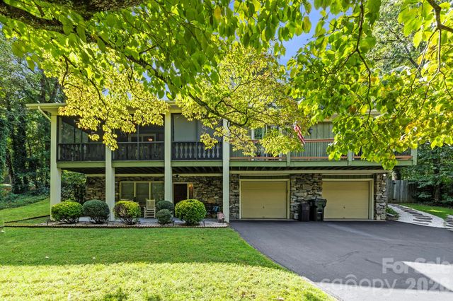 3017 Chestnut Tree Road, Hendersonville, NC 28792