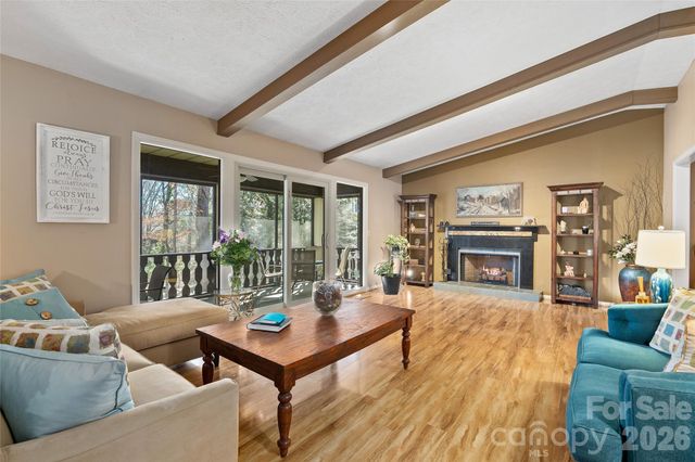 3017 Chestnut Tree Road, Hendersonville, NC 28792