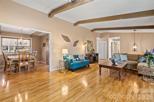 3017 Chestnut Tree Road, Hendersonville, NC 28792