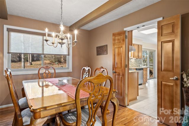 3017 Chestnut Tree Road, Hendersonville, NC 28792