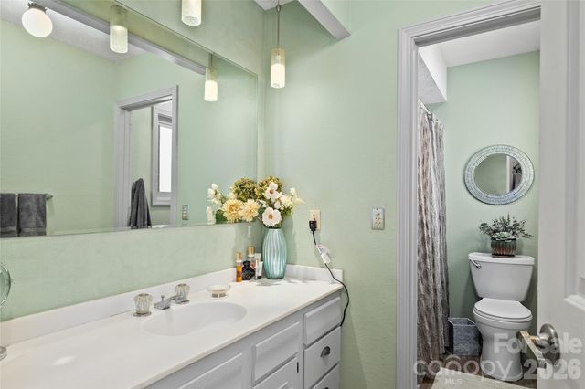 3017 Chestnut Tree Road, Hendersonville, NC 28792