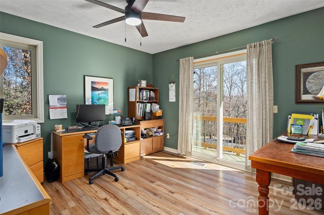 3017 Chestnut Tree Road, Hendersonville, NC 28792