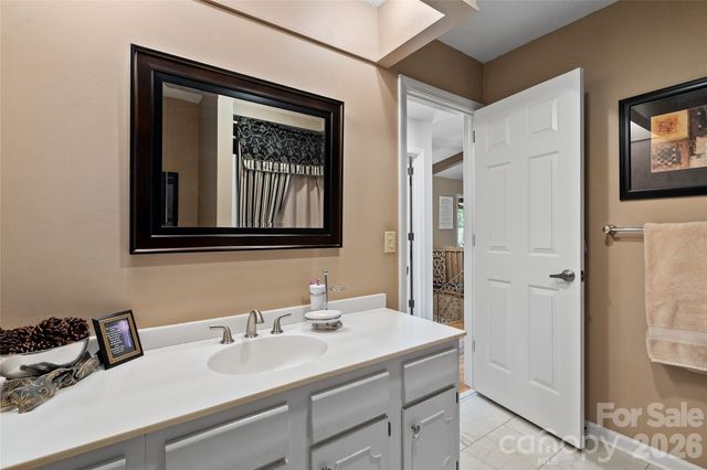 3017 Chestnut Tree Road, Hendersonville, NC 28792