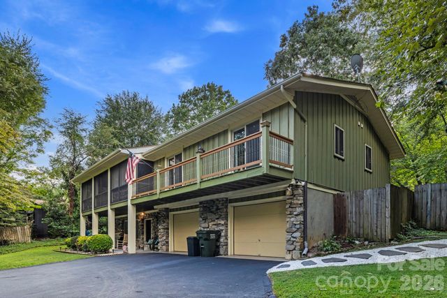 3017 Chestnut Tree Road, Hendersonville, NC 28792