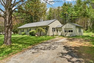 274 North Grove Street, Rutland Town, VT 05701