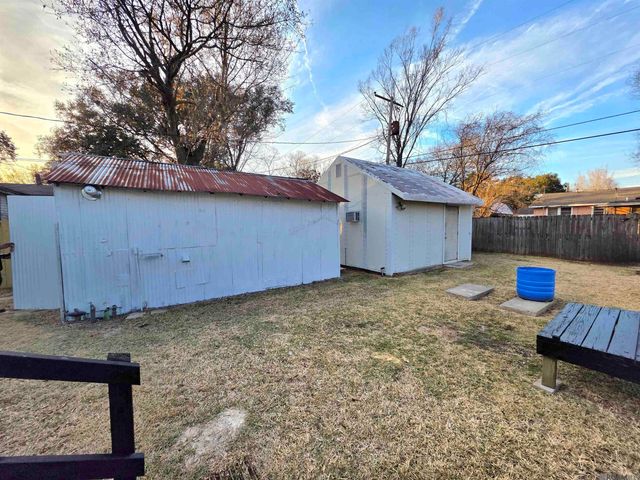 3833 Dalton St, Baton Rouge, LA 70805