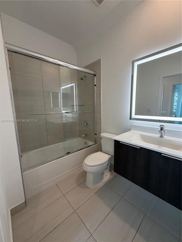 10479 NW 82nd St 10, Doral, FL 33178