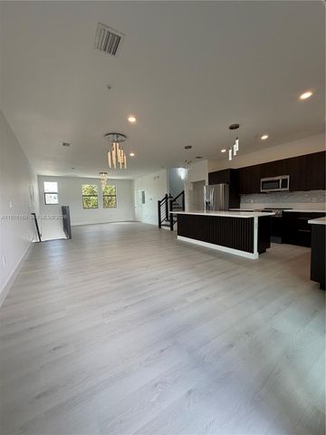 10479 NW 82nd St 10, Doral, FL 33178