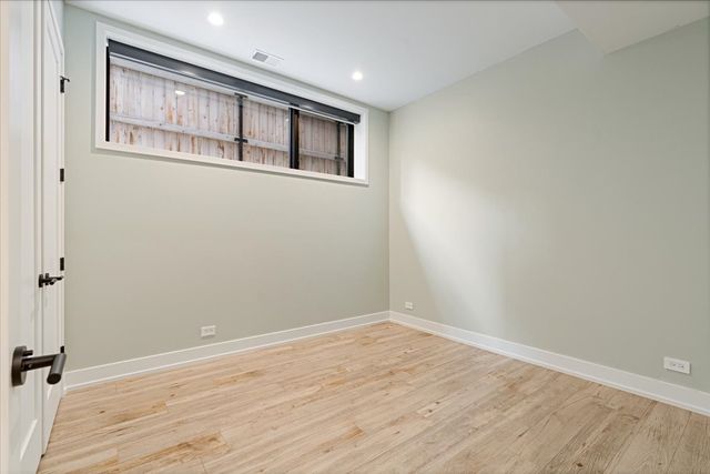 1541 W Pearson Street 1, Chicago, IL 60642