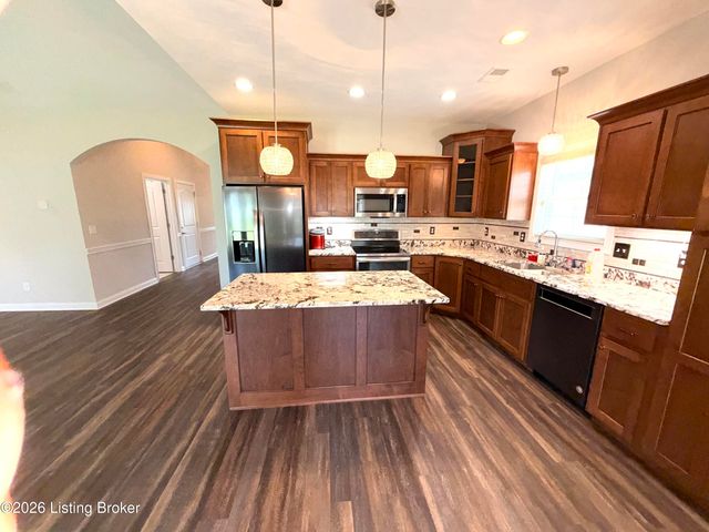242 Potomac, Mt Washington, KY 40047