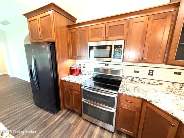 242 Potomac, Mt Washington, KY 40047