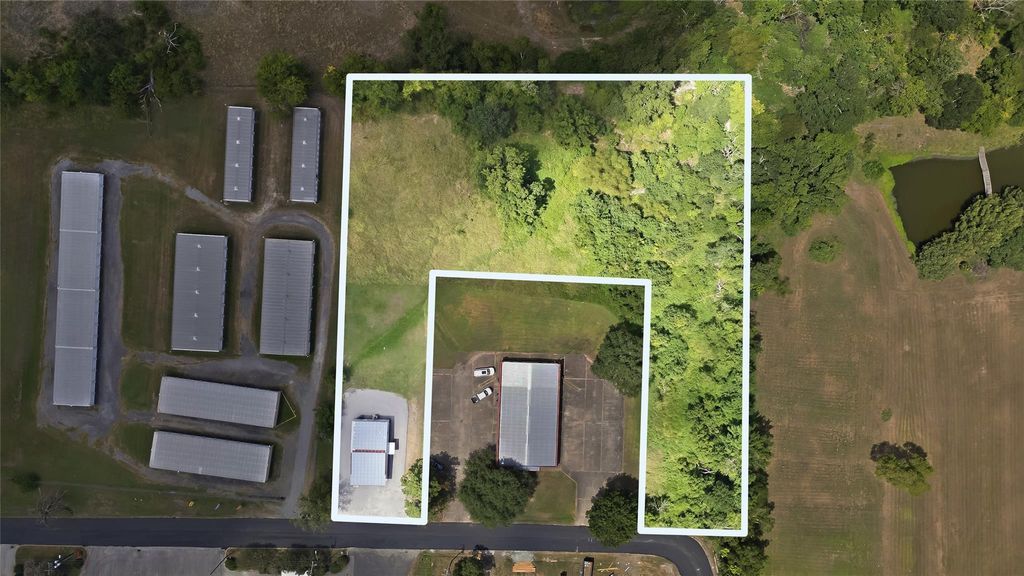 810 South State Street, Madisonville, TX 77864 — exterior