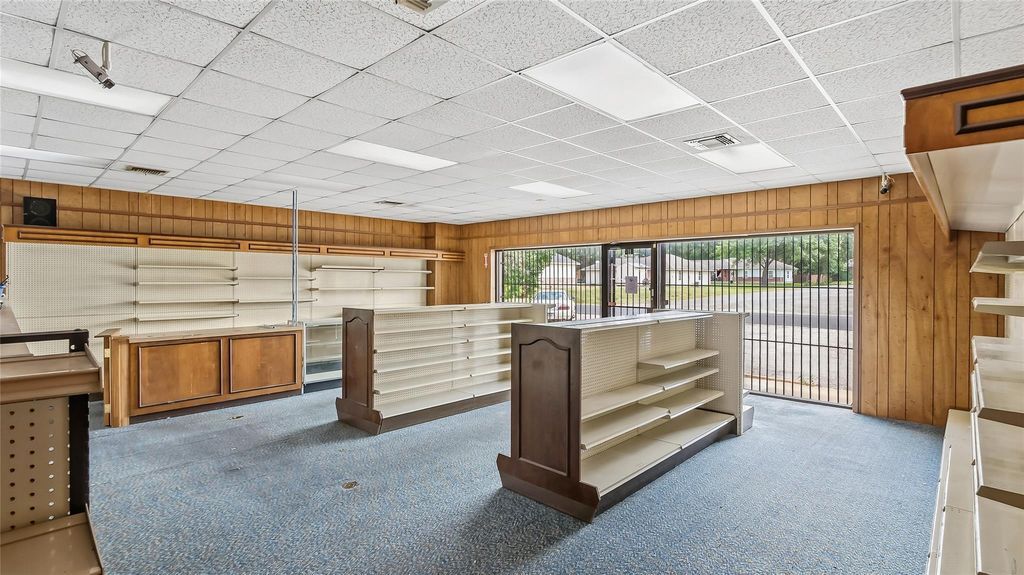 810 South State Street, Madisonville, TX 77864 — photo 4