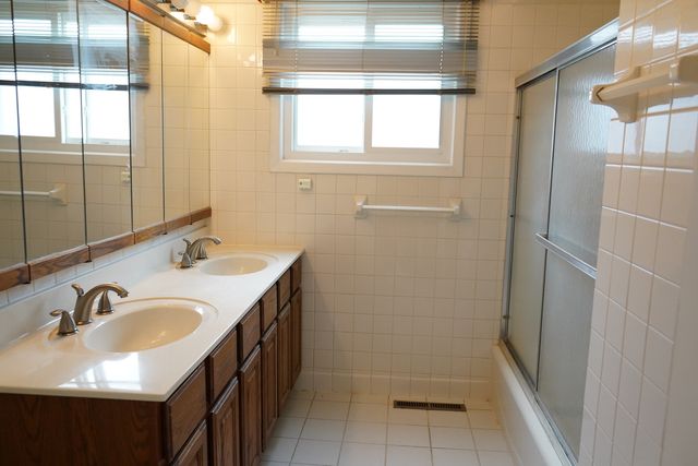 54 Fernwood Drive, Glenview, IL 60025