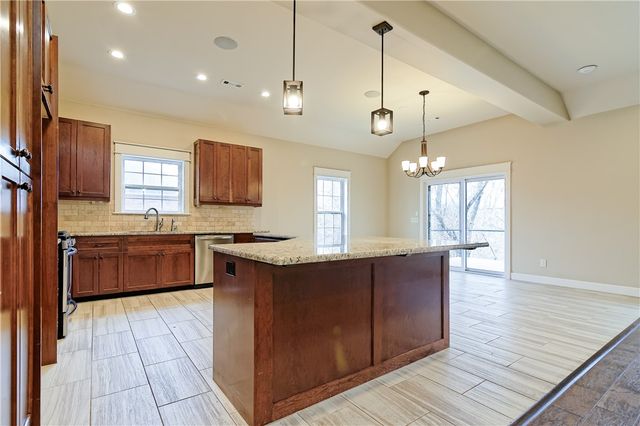 13815 Eastgate Drive, Rogers, AR 72756