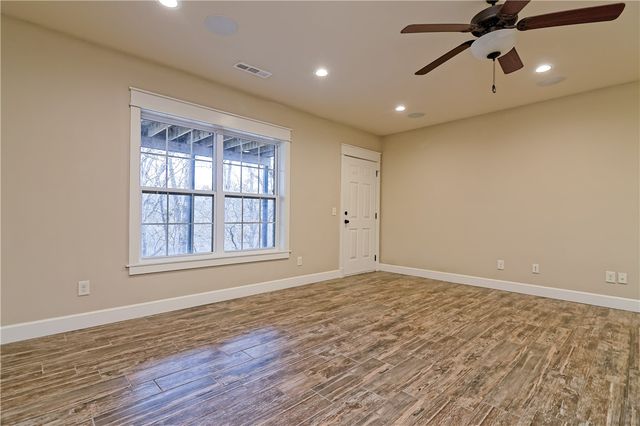 13815 Eastgate Drive, Rogers, AR 72756