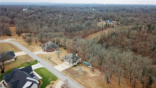 13815 Eastgate Drive, Rogers, AR 72756