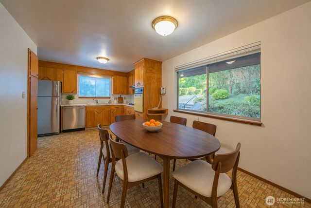 19526 53rd Avenue NE, Lake Forest Park, WA 98155