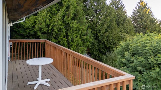 19526 53rd Avenue NE, Lake Forest Park, WA 98155