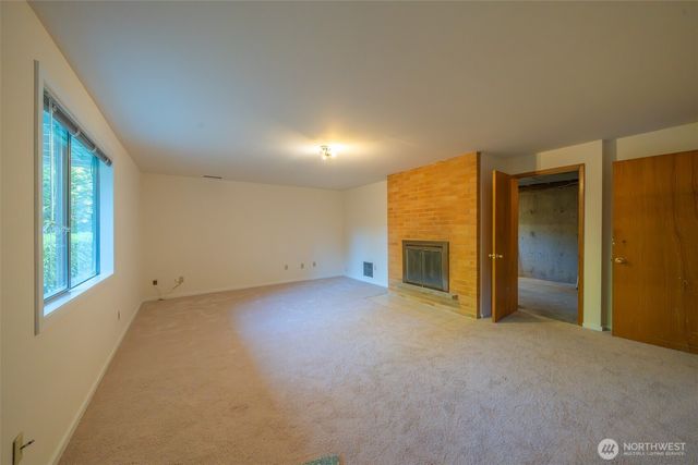 19526 53rd Avenue NE, Lake Forest Park, WA 98155