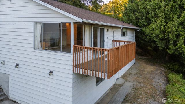 19526 53rd Avenue NE, Lake Forest Park, WA 98155