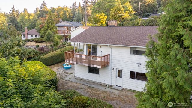 19526 53rd Avenue NE, Lake Forest Park, WA 98155