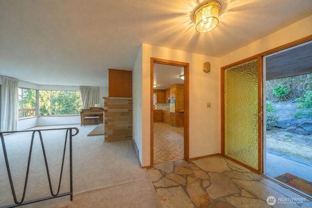 19526 53rd Avenue NE, Lake Forest Park, WA 98155
