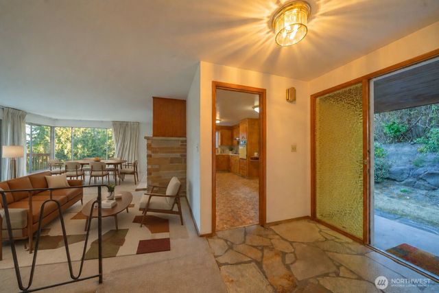 19526 53rd Avenue NE, Lake Forest Park, WA 98155