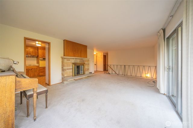 19526 53rd Avenue NE, Lake Forest Park, WA 98155
