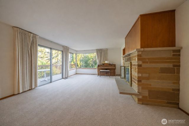 19526 53rd Avenue NE, Lake Forest Park, WA 98155