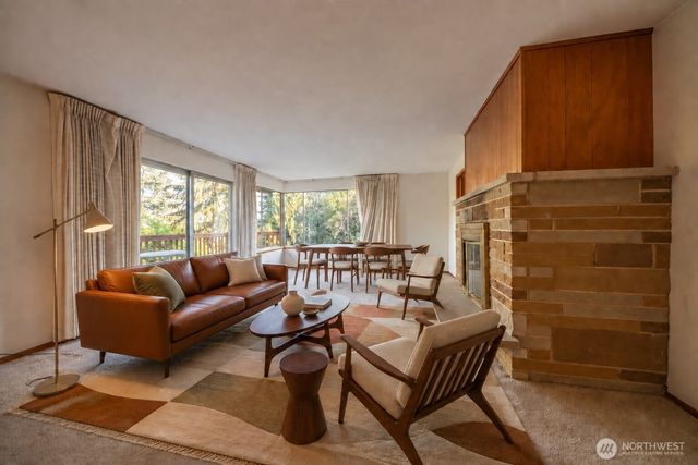 19526 53rd Avenue NE, Lake Forest Park, WA 98155