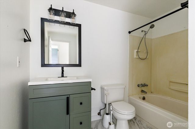 1146 Ridgeway Drive, Oak Harbor, WA 98277