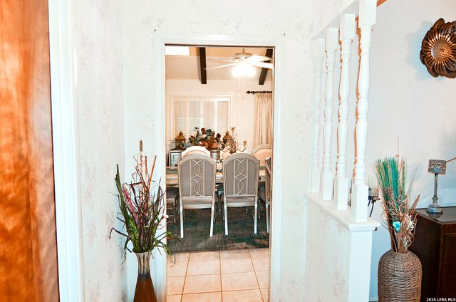 608 F ST, Floresville, TX 78114