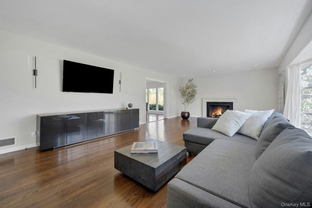 58 Mamaroneck Road, Scarsdale, NY 10583