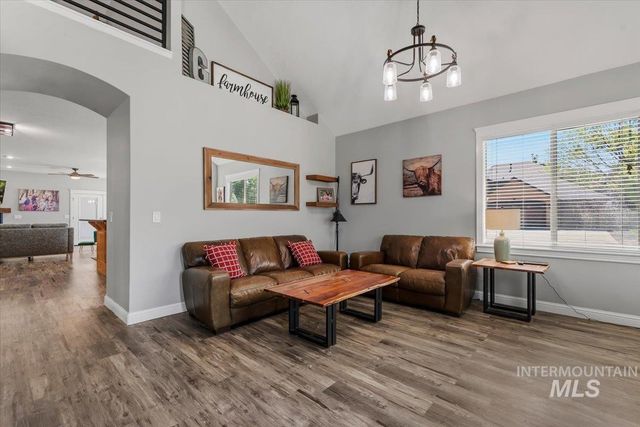 2229 W Rock Creek Dr., Nampa, ID 83686