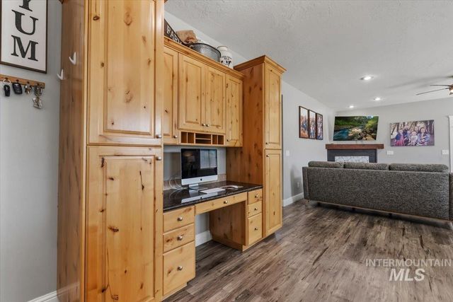 2229 W Rock Creek Dr., Nampa, ID 83686